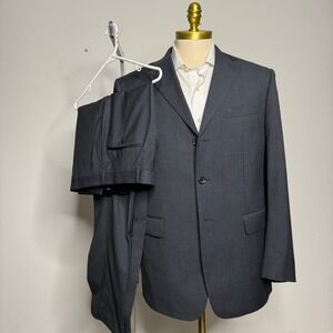 Giorgio Armani Le Collezioni Charcoal Gray Pinstripe Wool Suit 42R 52 EU 33W